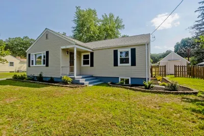 52 Governor Dr