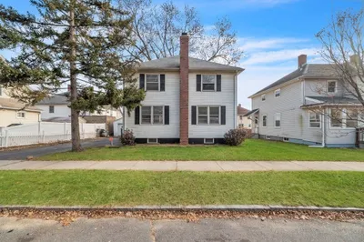28 Burke St