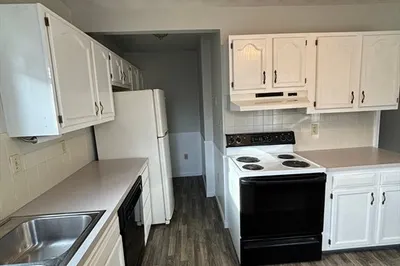 23 Fisher St #1