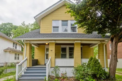 80 Rochelle St