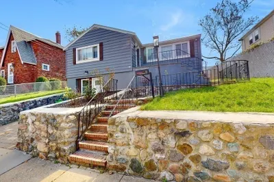 61 Montmorenci Ave #61 1