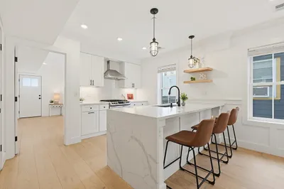 64 Derby St #4