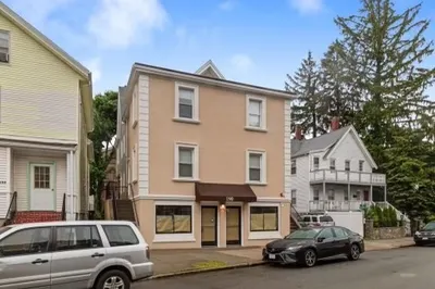 190 Main St #2 1