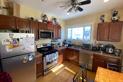 1 Victoria St #2