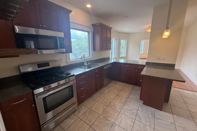 565 Main St #2 1
