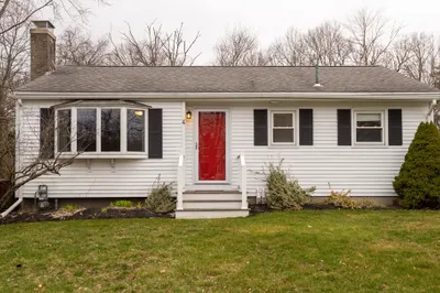 4 Cedarwood Ln 1