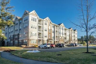 10 Abigail Way #4008