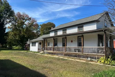 11 Maple St