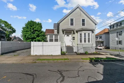 28 Borden St