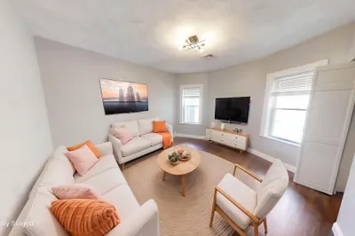26 Elder St #2 1