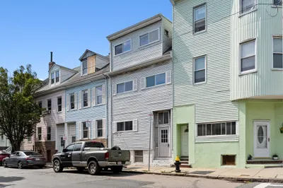 192 Lexington St 1