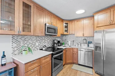 300 Lynn Shore Drive #908 1