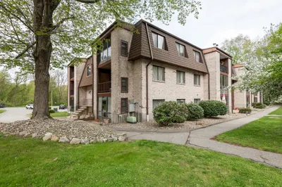 7 Greenbriar #207 1