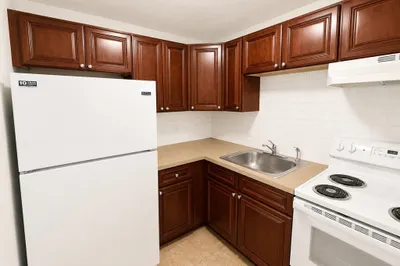 350 Highland Ave #27 1