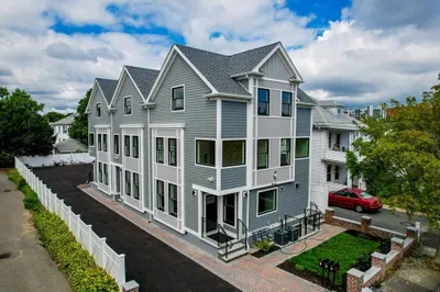 9 Marsh St #2 1