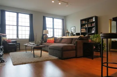 154 W 2nd St #220