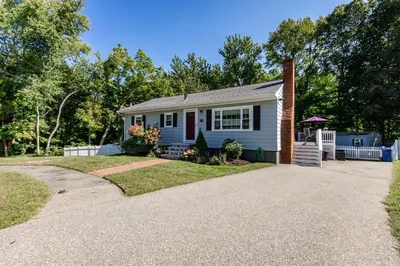 23 Thistledale Rd