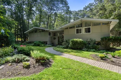 10 Indian Ridge Road