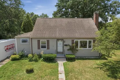 6 Meadowbrook Rd