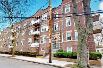 19 Hamilton Rd #2