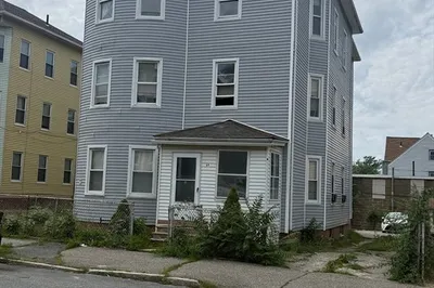 50 Perry Ave #3 1