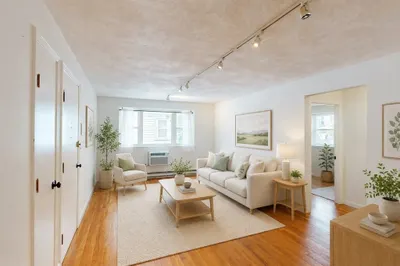104 Trowbridge St #4 1