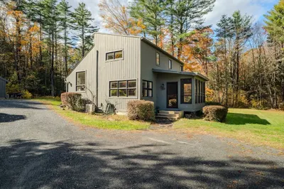 260 Montague Rd 1