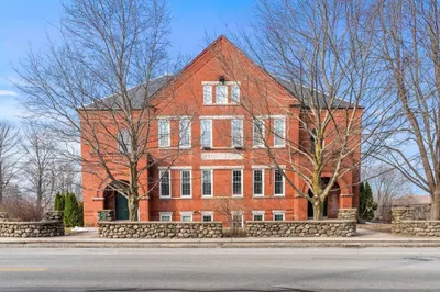 160 Salem St #102 1