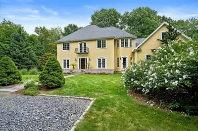 9-a Blackthorn Rd