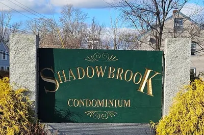 19 Shadowbrook Ln #23