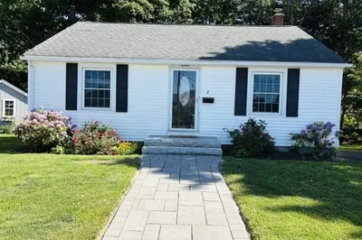2 Bay Edge Ln 1