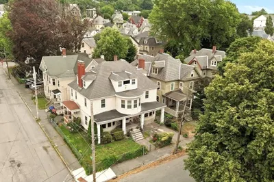 384-386 High St