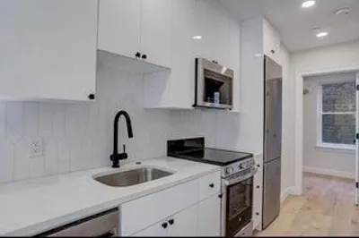 15-19 Bartlett Place #2