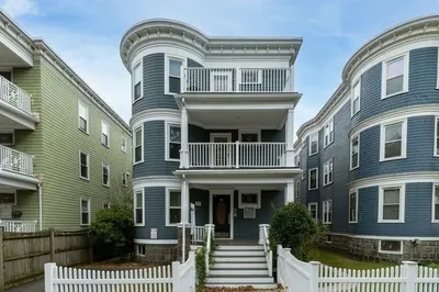25 Pleasant Street 1