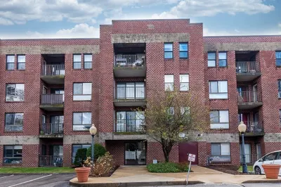 14 Heron St #108