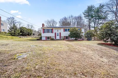 43 Colonial Drive 1