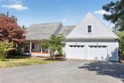 82 Nottingham Dr 1