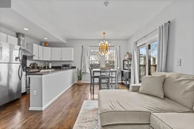 52 H Street #2