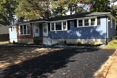 325/327 Canton St 1