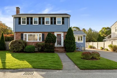 32 Nichols Ave 1