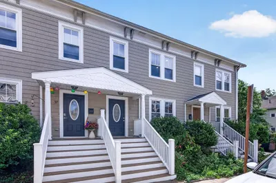 35 Lowell St #35