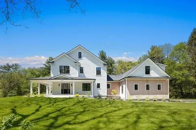 205 Winter St 1