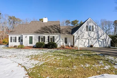 872 Old Bass River Rd 1