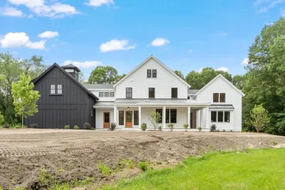 61 Lindsay Pond Road