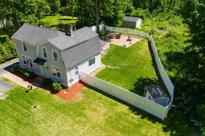 18 Depot Rd