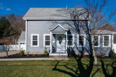55 Thicket St