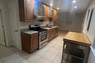 36 Hunting Street #2