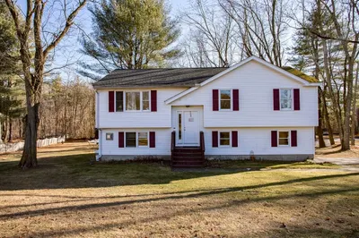 967 Amesbury Rd 1