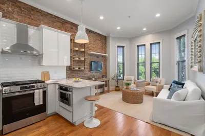 9 Everett Ave #1