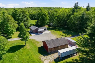 9 Alderman Rd